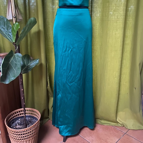 Sherry Hill Emerald Green Two Piece Dress
